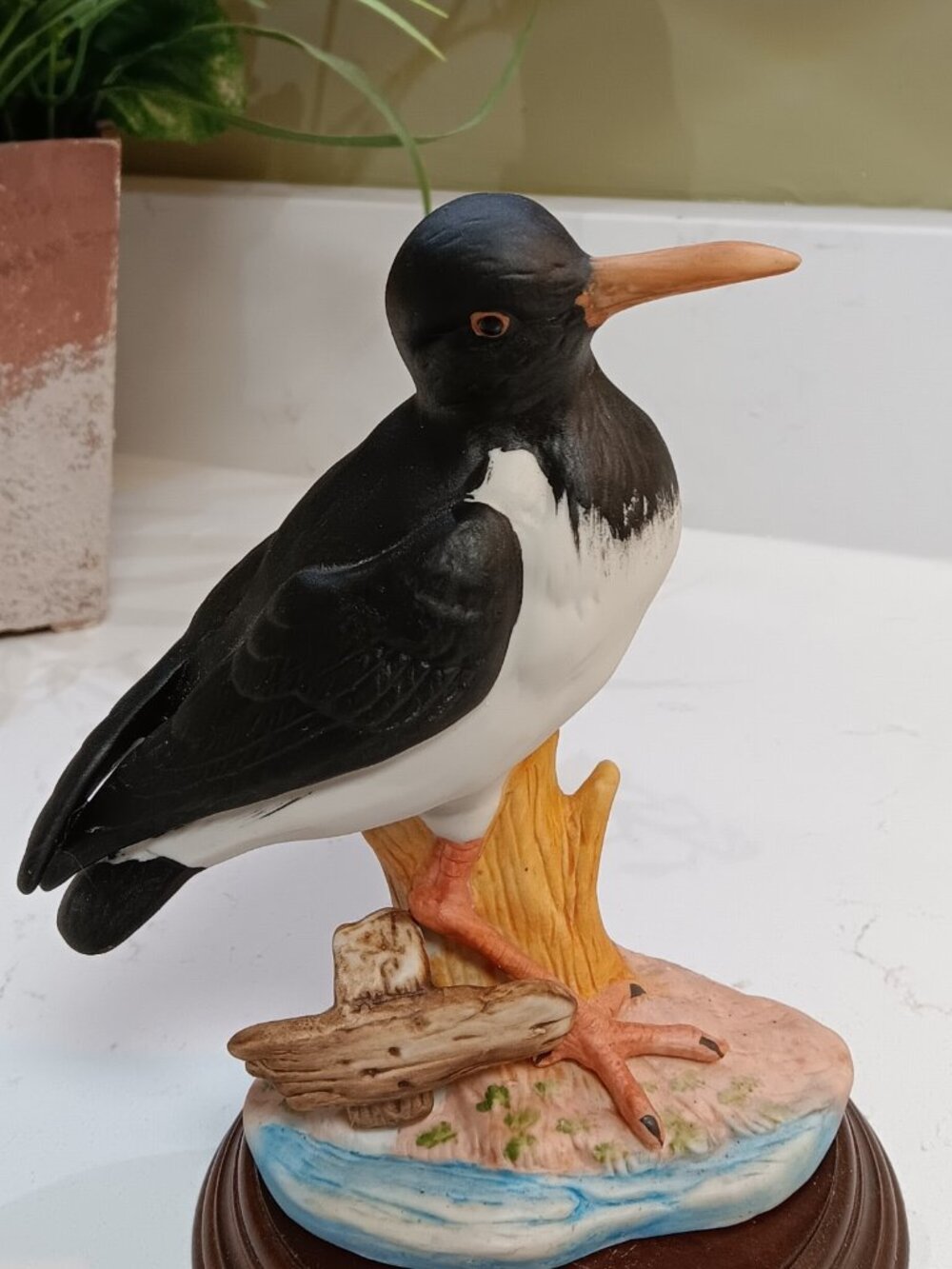 Vintage Porcelain Oyster Fisher Bird Figurine - Taiwan